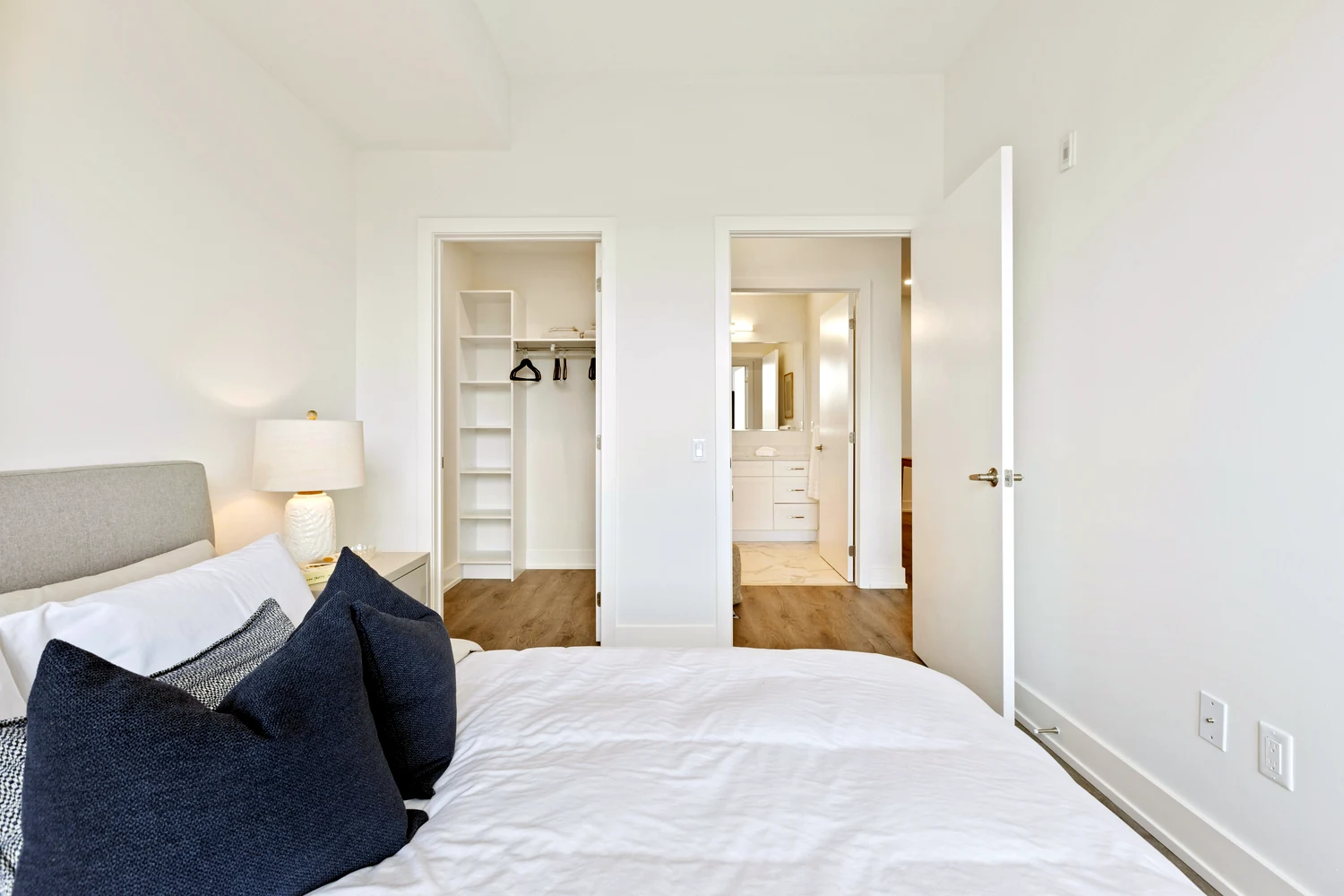 NS Stayza bedroom suite